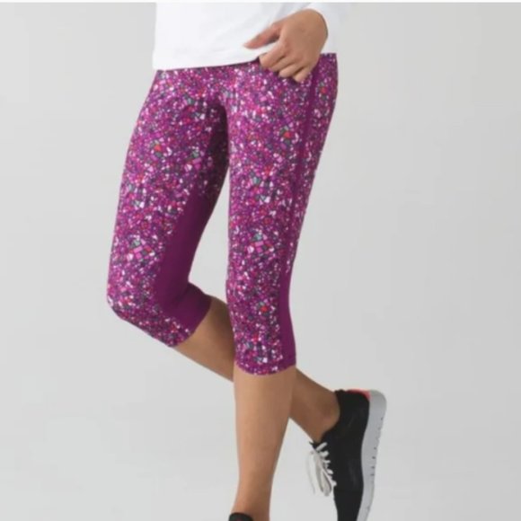 NWT Lululemon Real Quick Crop Leggings Paradise Camo Multi Regal Plum 2 - Picture 1 of 7